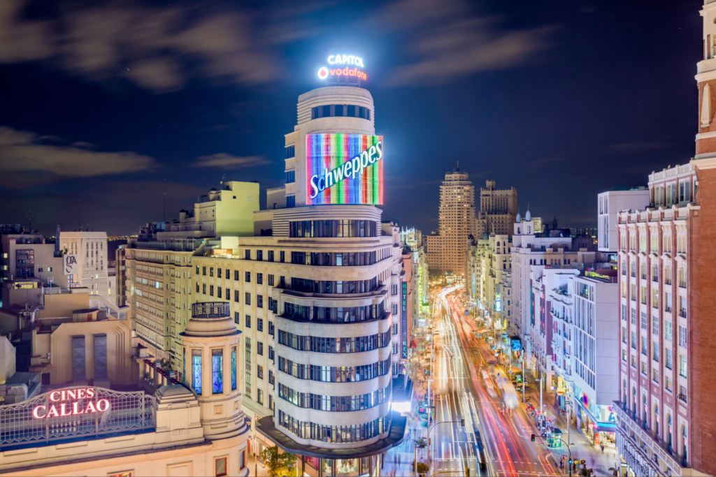 picture of Schweppes billboard in Madrid
